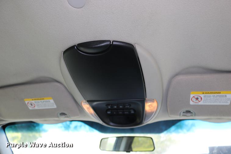 image for item DD0049 2004 Dodge Grand Caravan van