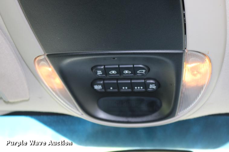 image for item DD0049 2004 Dodge Grand Caravan van