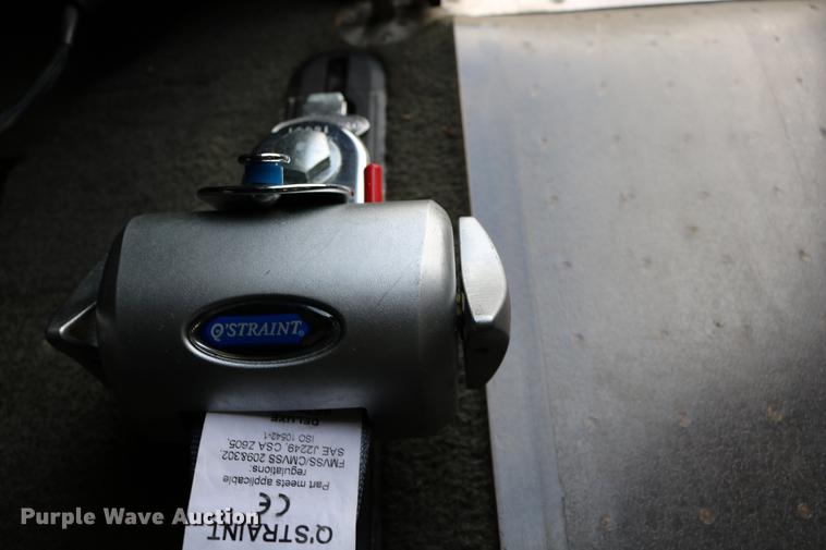 image for item DD0049 2004 Dodge Grand Caravan van