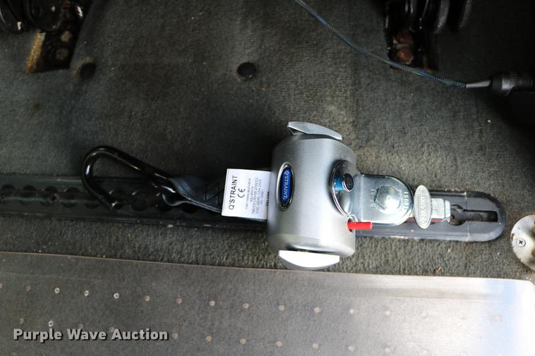 image for item DD0049 2004 Dodge Grand Caravan van