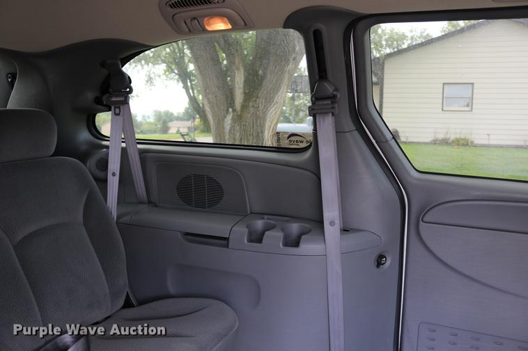 image for item DD0049 2004 Dodge Grand Caravan van