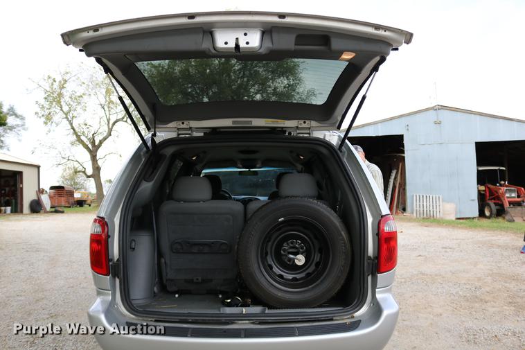 image for item DD0049 2004 Dodge Grand Caravan van