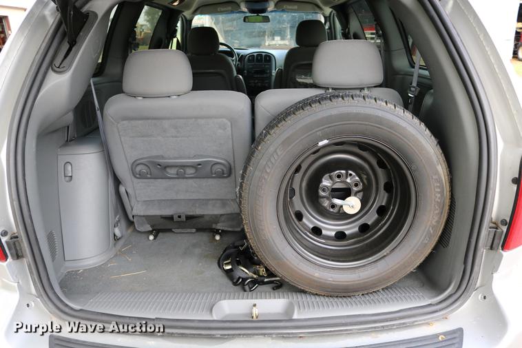 image for item DD0049 2004 Dodge Grand Caravan van