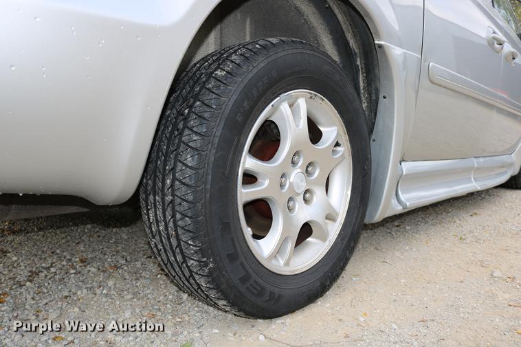 image for item DD0049 2004 Dodge Grand Caravan van