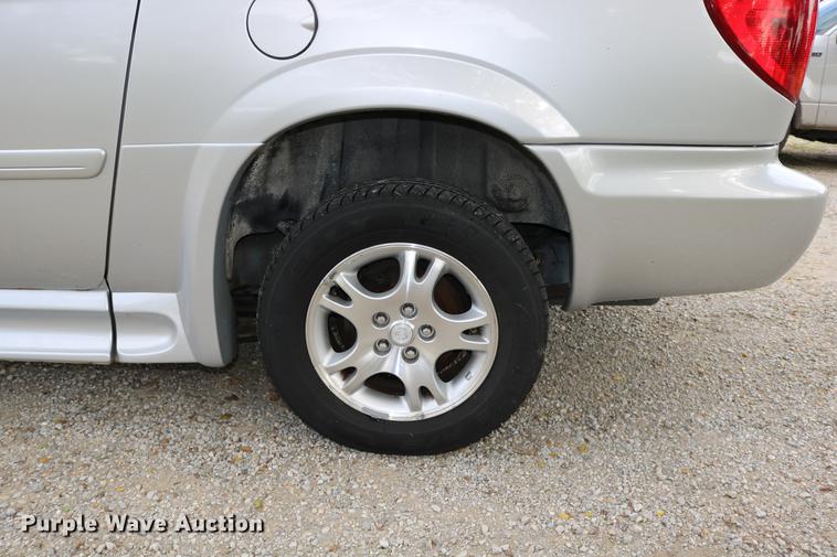 image for item DD0049 2004 Dodge Grand Caravan van