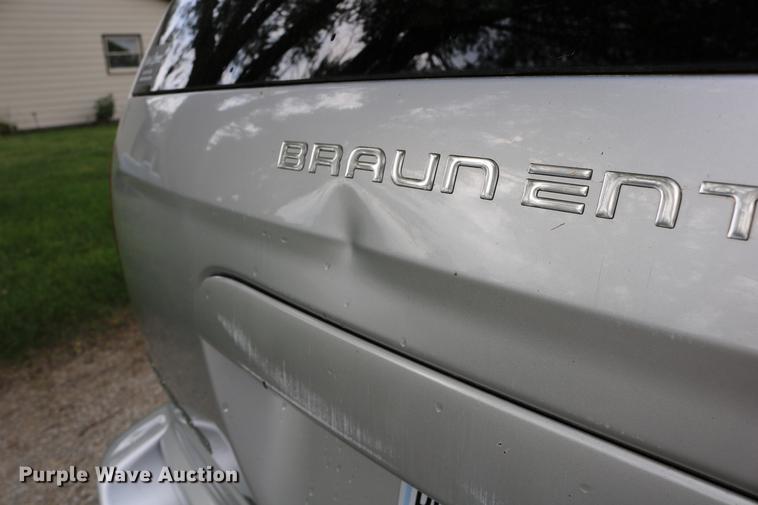 image for item DD0049 2004 Dodge Grand Caravan van