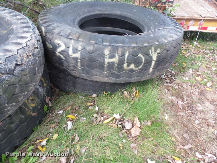 image for item DE9425 (4) 14.00-24 tires