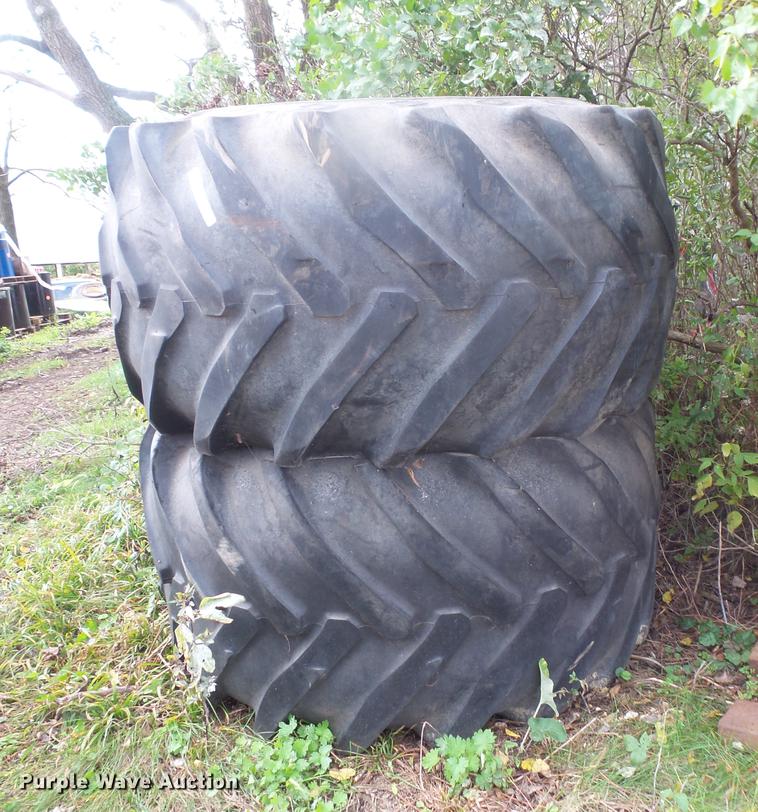 image for item DE9426 (2) 67 x 34.00-25 tires and wheels