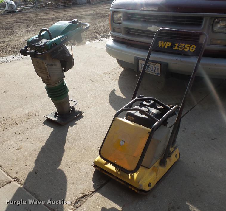 image for item DE9429 (2) Wacker plate compactors