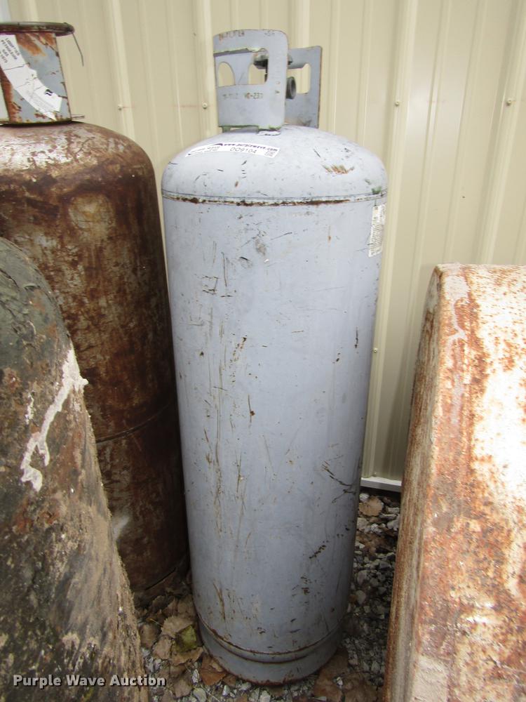 image for item DO9104 (4) propane bottles