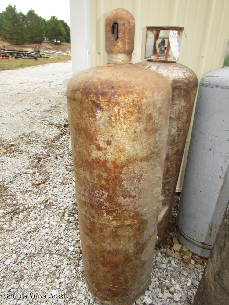 image for item DO9104 (4) propane bottles