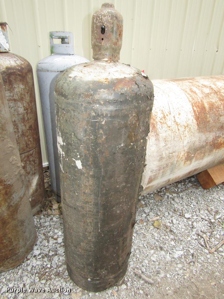 image for item DO9104 (4) propane bottles