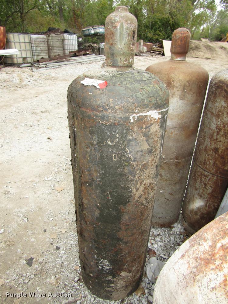 image for item DO9104 (4) propane bottles