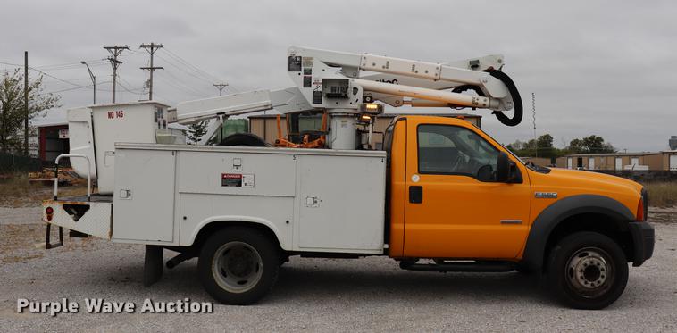 image for item DQ9309 2005 Ford F550 bucket truck