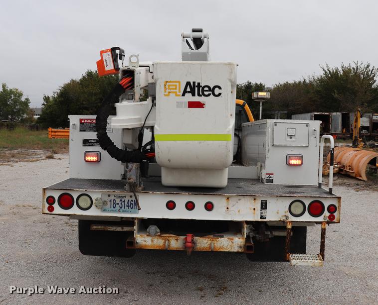 image for item DQ9309 2005 Ford F550 bucket truck