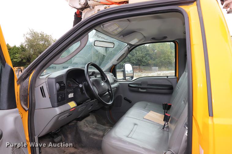 image for item DQ9309 2005 Ford F550 bucket truck