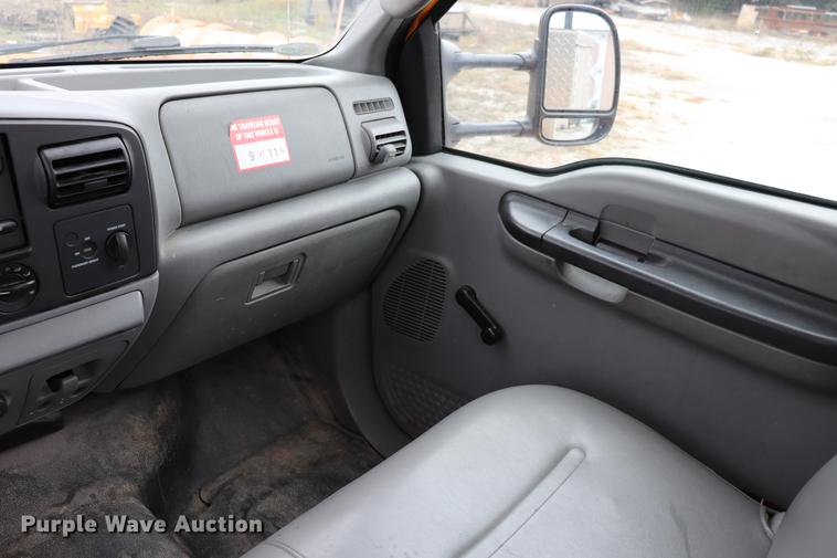 image for item DQ9309 2005 Ford F550 bucket truck