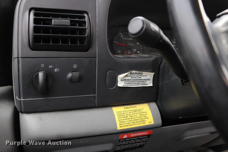 image for item DQ9309 2005 Ford F550 bucket truck