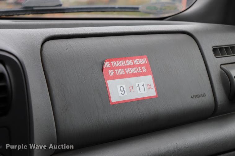 image for item DQ9309 2005 Ford F550 bucket truck