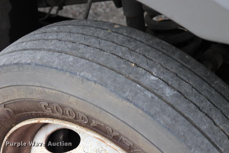 image for item DQ9309 2005 Ford F550 bucket truck