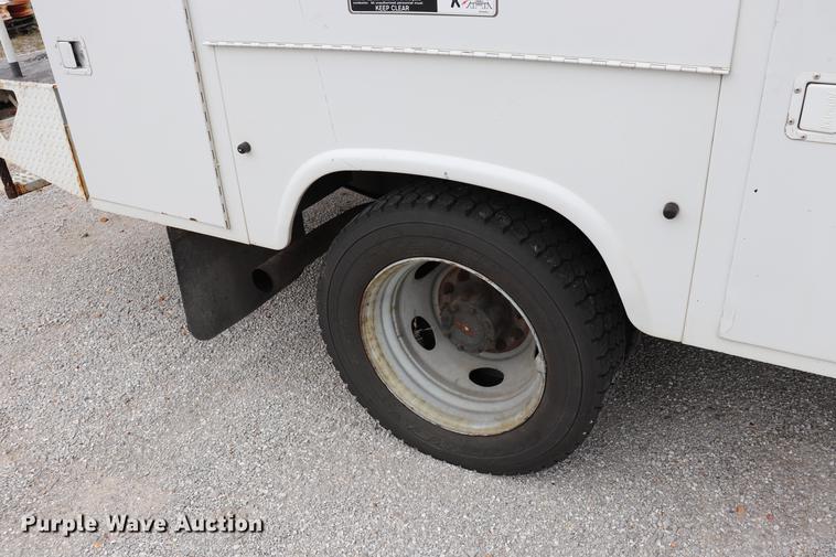image for item DQ9309 2005 Ford F550 bucket truck