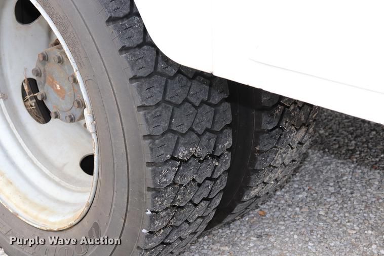 image for item DQ9309 2005 Ford F550 bucket truck