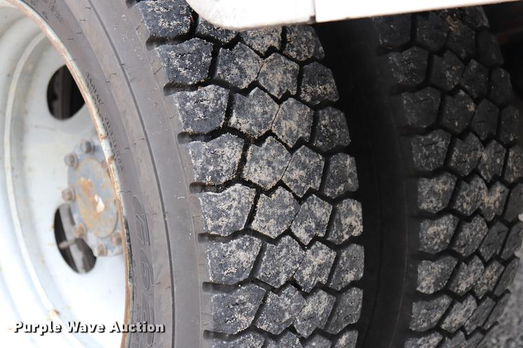 image for item DQ9309 2005 Ford F550 bucket truck