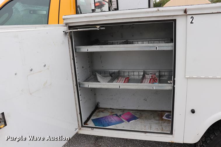 image for item DQ9309 2005 Ford F550 bucket truck