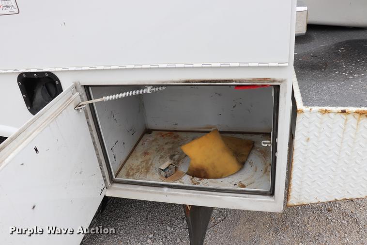 image for item DQ9309 2005 Ford F550 bucket truck