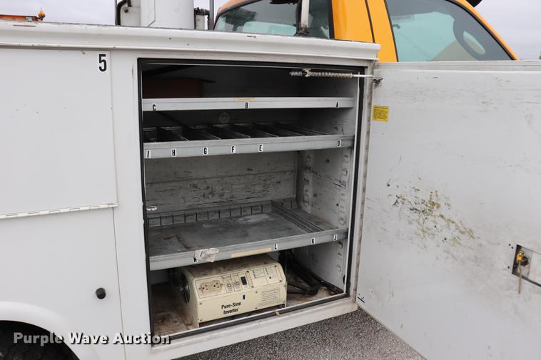 image for item DQ9309 2005 Ford F550 bucket truck