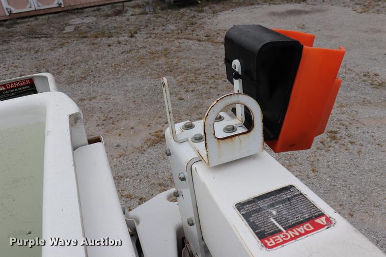 image for item DQ9309 2005 Ford F550 bucket truck