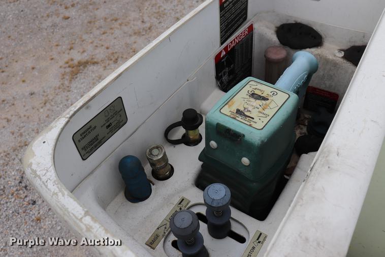 image for item DQ9309 2005 Ford F550 bucket truck