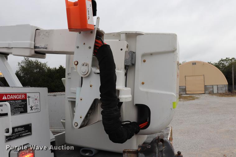 image for item DQ9309 2005 Ford F550 bucket truck