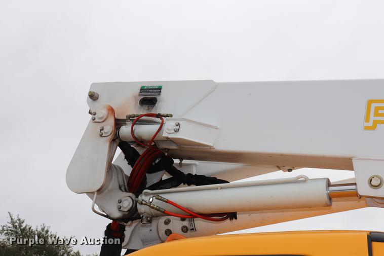 image for item DQ9309 2005 Ford F550 bucket truck