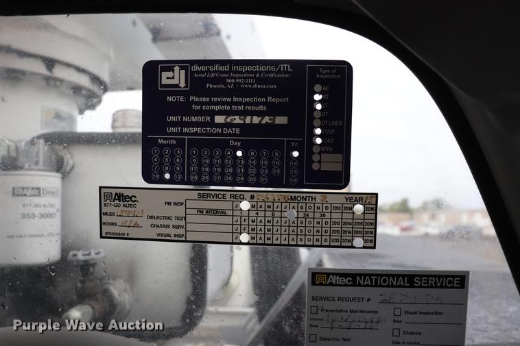 image for item DQ9309 2005 Ford F550 bucket truck