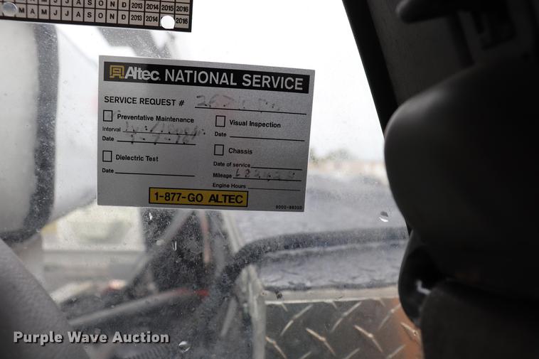 image for item DQ9309 2005 Ford F550 bucket truck