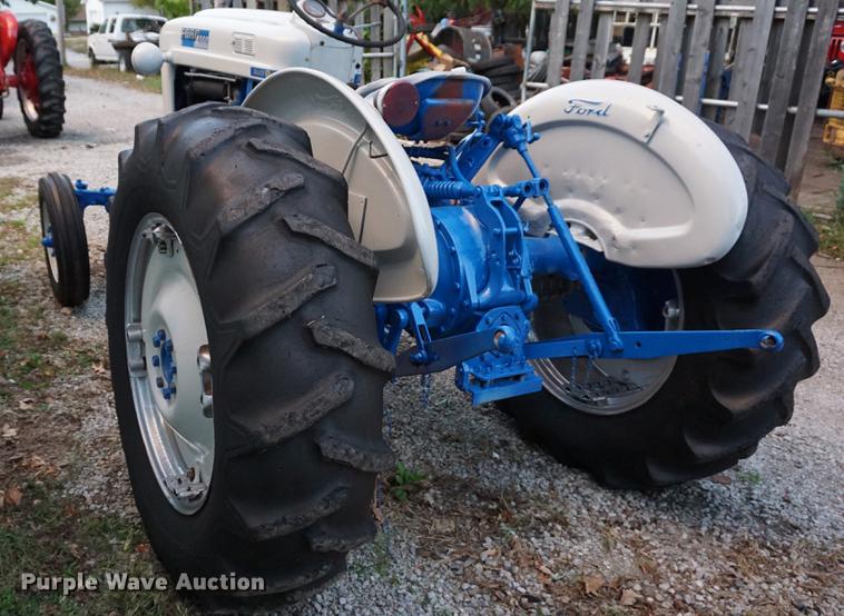 image for item DS9351 Ford 4000 Hi-Crop tractor