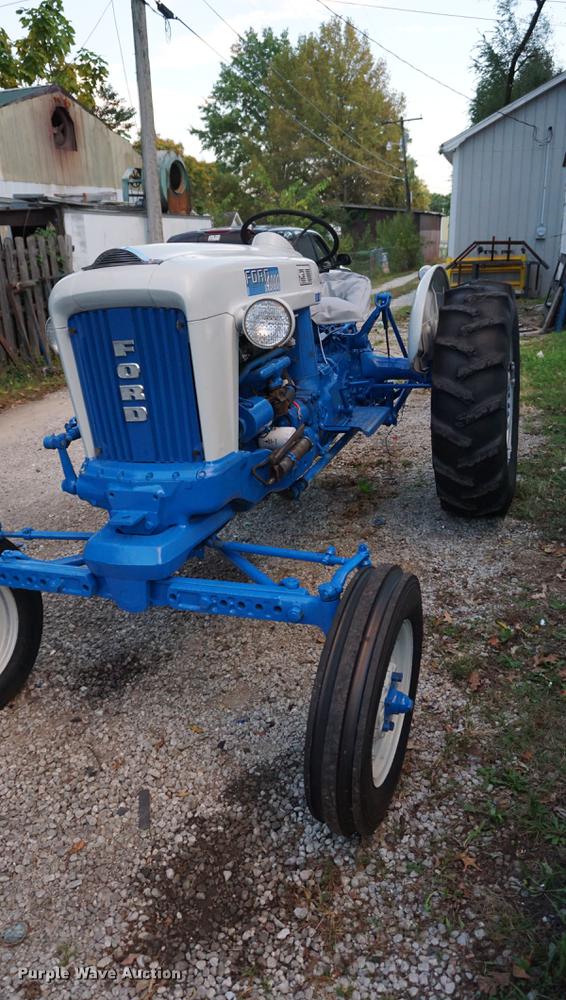 image for item DS9351 Ford 4000 Hi-Crop tractor