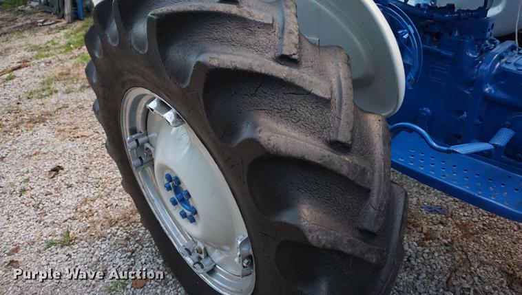 image for item DS9351 Ford 4000 Hi-Crop tractor