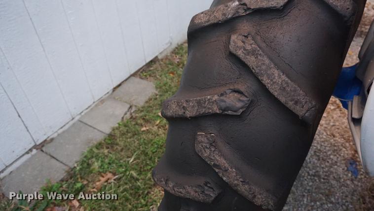 image for item DS9351 Ford 4000 Hi-Crop tractor