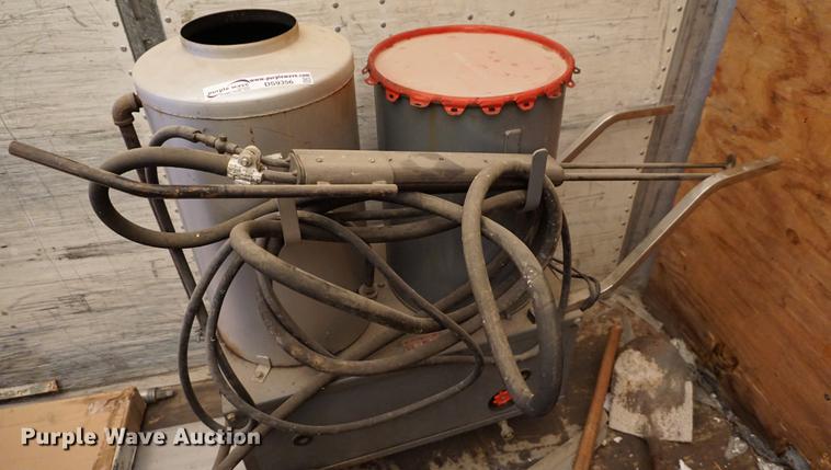 image for item DS9356 Dayton steam cleaner