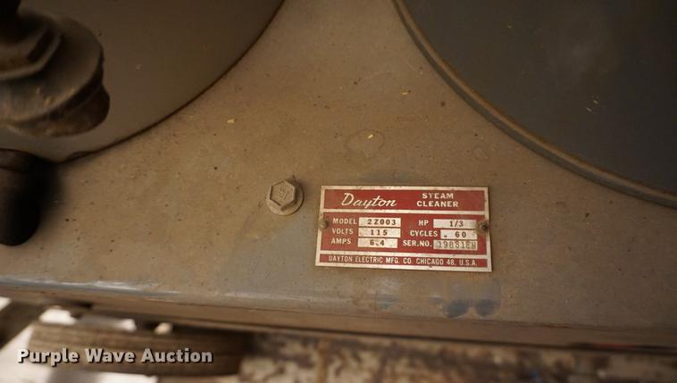 image for item DS9356 Dayton steam cleaner