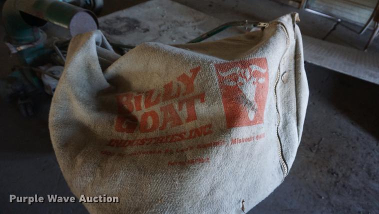 image for item DS9362 Billy Goat vacuum
