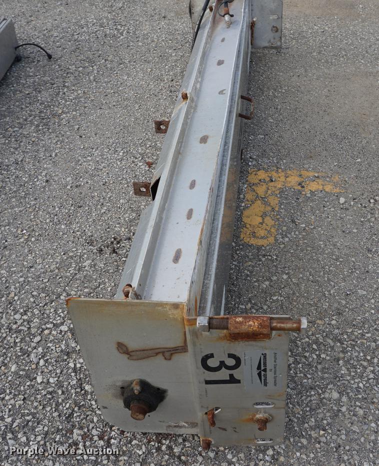 image for item DS9389 (2) tailgate spreaders