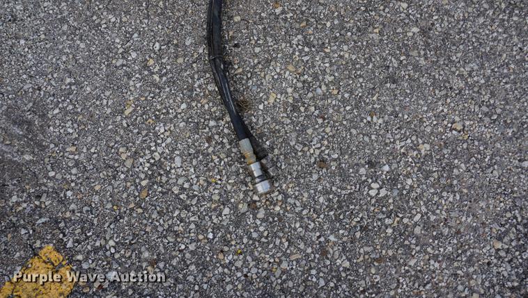 image for item DS9390 (2) tailgate spreaders