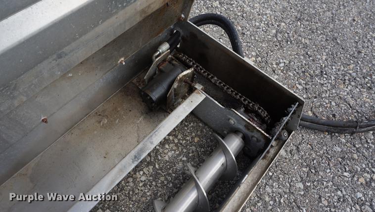 image for item DS9390 (2) tailgate spreaders