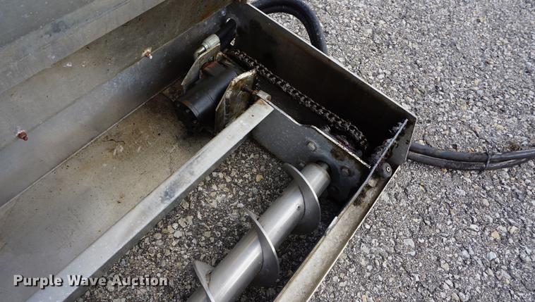 image for item DS9390 (2) tailgate spreaders