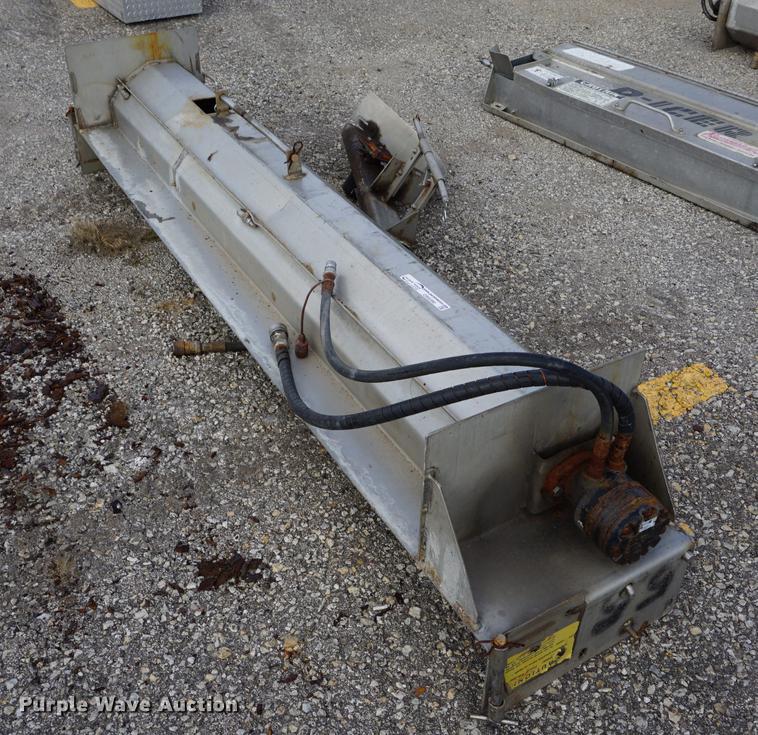 image for item DS9390 (2) tailgate spreaders