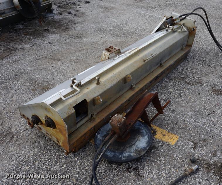 image for item DS9391 (2) tailgate spreaders