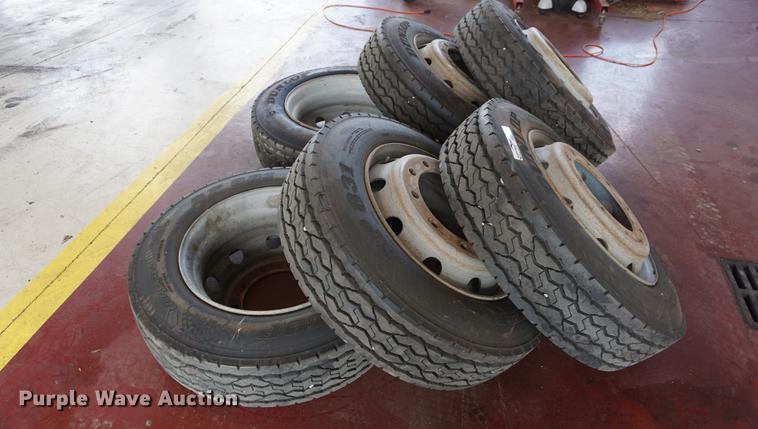 image for item DS9398 (6) 225/70R22.5 tires and wheels